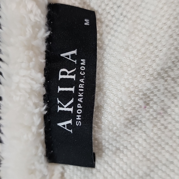 Akira Netflix With Thrills Cream Soft Teddy Long Sleeve Shirt M - Picture 6 of 10